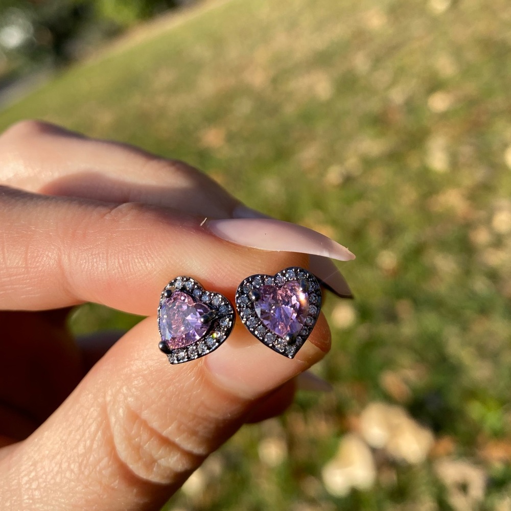 New black/purple,black/pink stud earrings - Picture 9 of 12